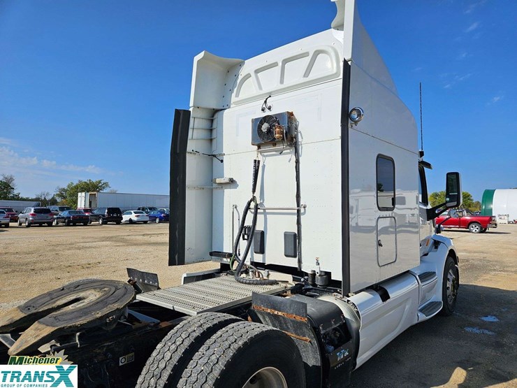 2019-peterbilt-579-image-29