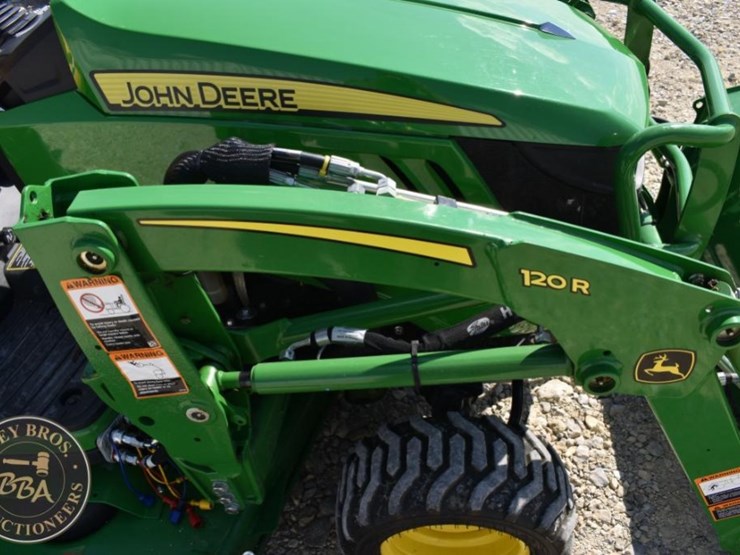 2022-john-deere-1025r-image-25