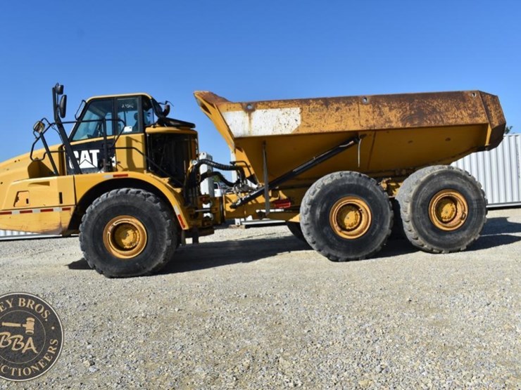 2011-caterpillar-740b-image-23