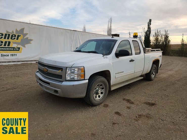 2013-chevrolet-silverado-1500-image-1