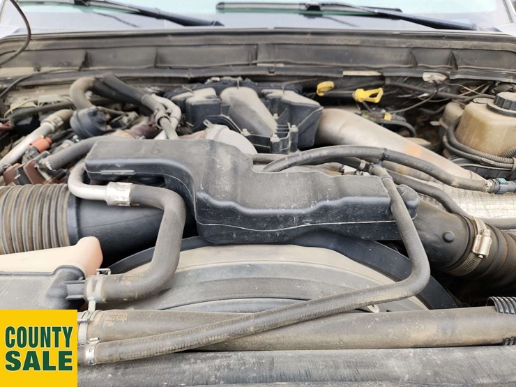 2013-ford-f550-image-24