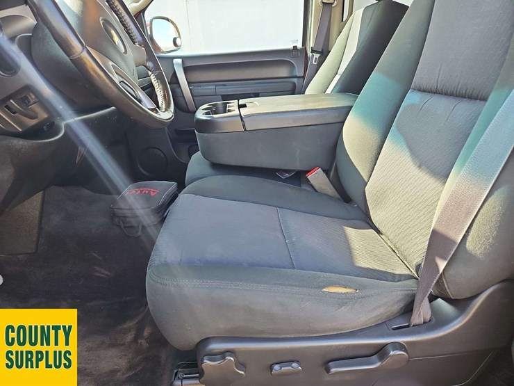 2013-chevrolet-silverado-1500-lt-image-9