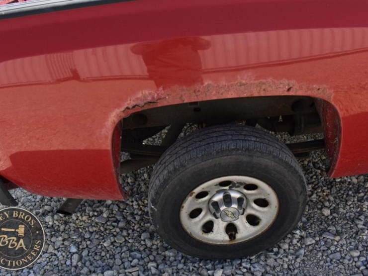 2010-chevrolet-silverado-1500-image-25
