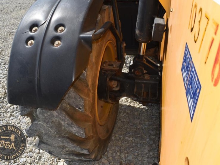 2015-jcb-510-56-image-24