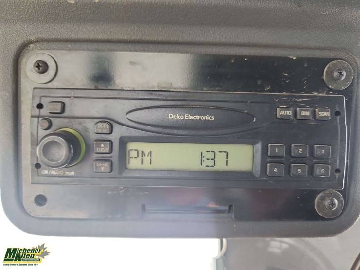 2006-deere-770d-image-24
