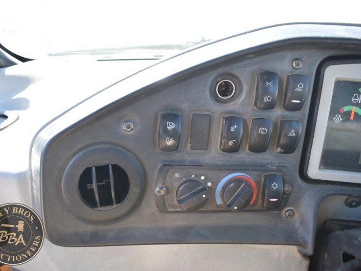 2011-caterpillar-740b-image-13