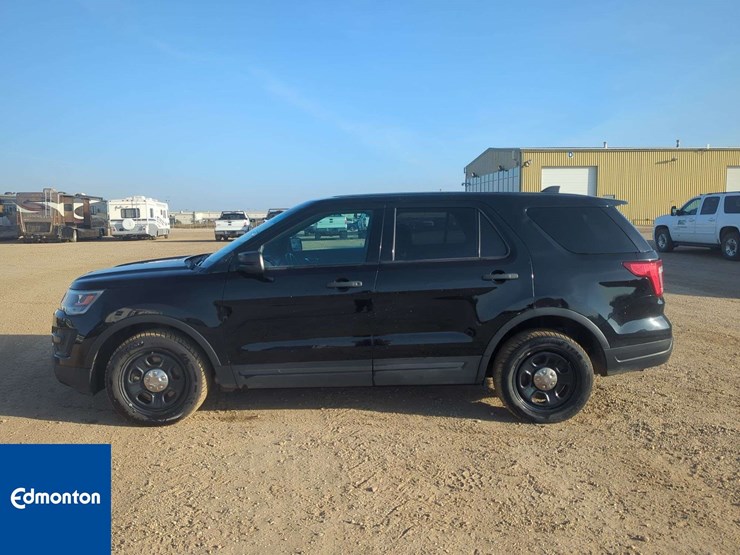 2018-ford-explorer-image-23