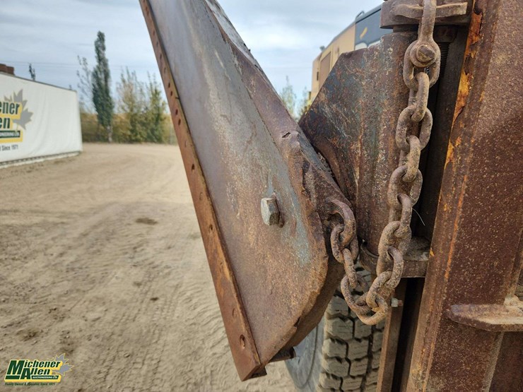 2006-deere-770d-image-47