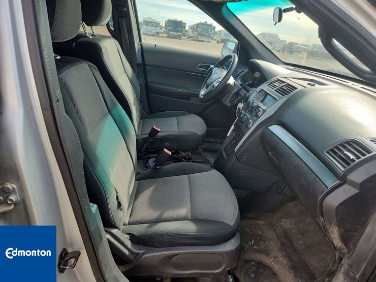 2013-ford-explorer-image-23