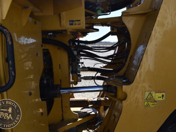 2016-caterpillar-982m-image-45