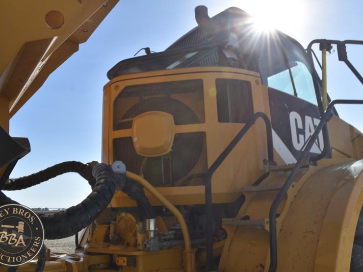 2011-caterpillar-740b-image-45