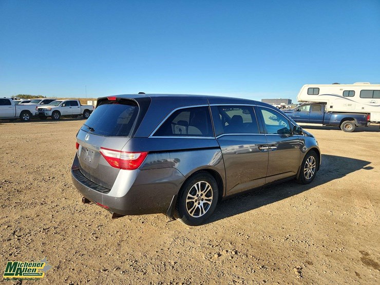 2013-honda-odyssey-image-4