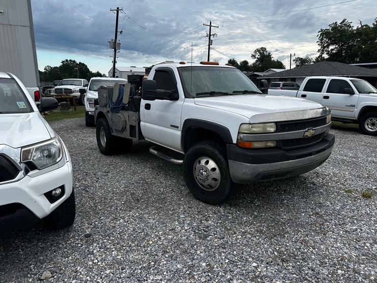 2001-chevrolet-3500-image-1