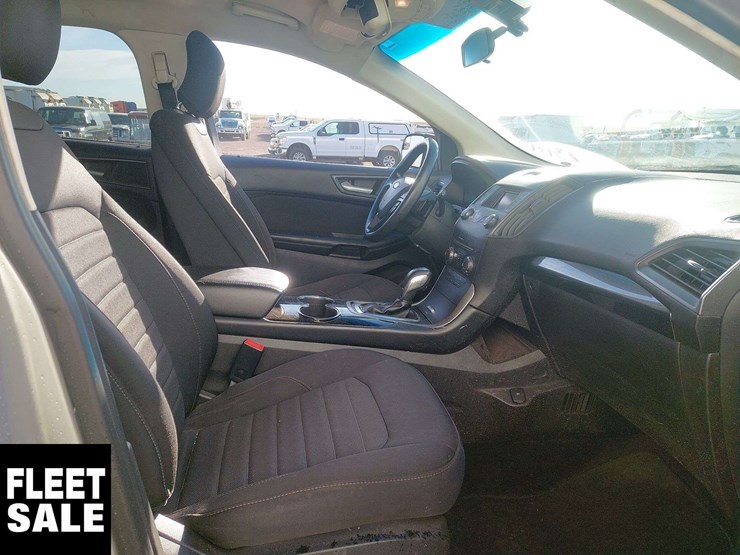 2016-ford-edge-image-17