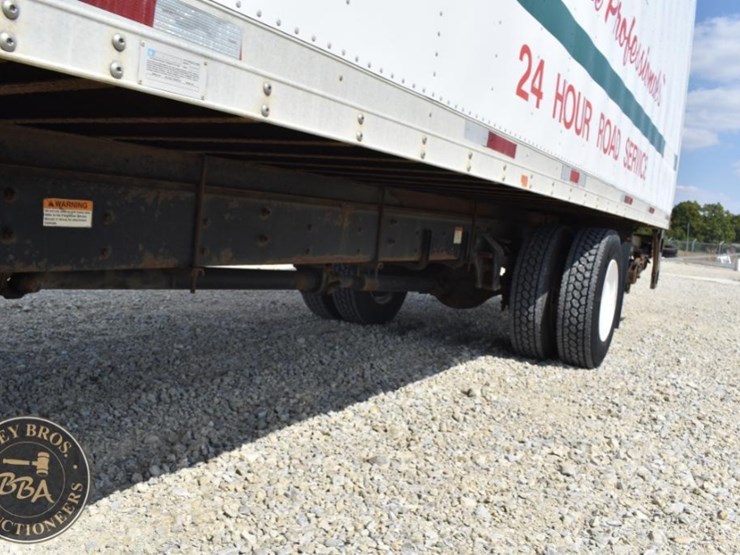 2009-freightliner-business-class-m2-106-image-24
