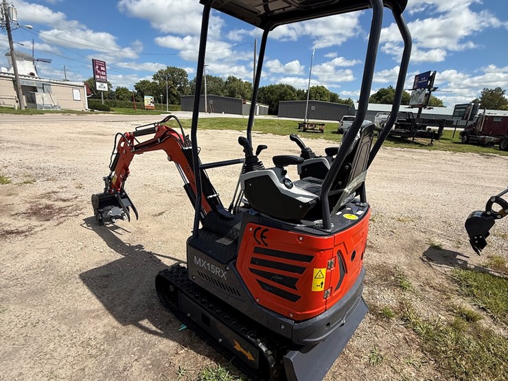 #603-•-2025-cfg-industrial-mx15r-hydraulic-track-type-mini-excavator-image-13