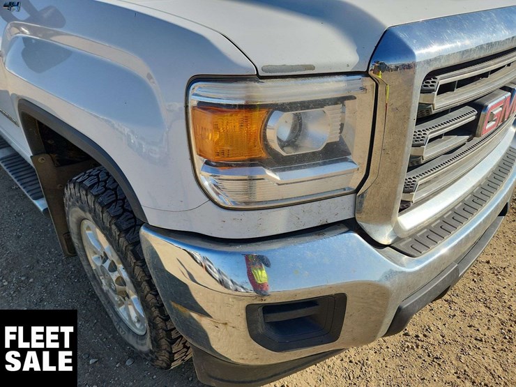 2015-gmc-sierra-2500hd-image-32