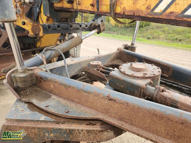 2006-deere-770d-image-41