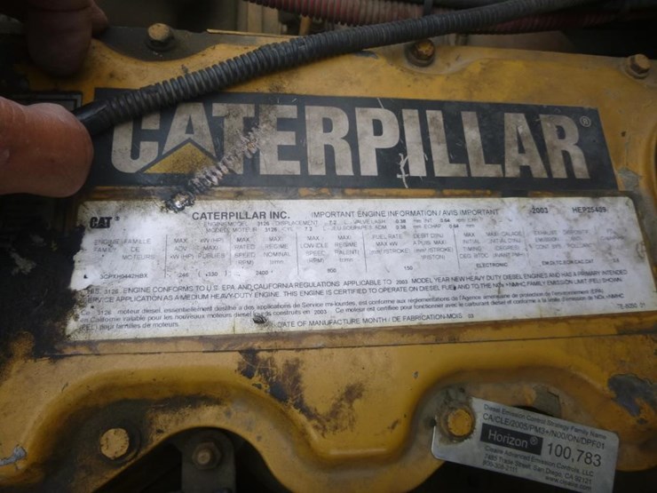 2004-freightliner-fl70-image-24