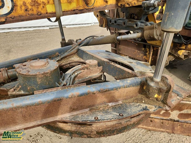 2006-deere-770d-image-39