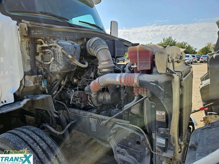 2019-peterbilt-579-image-38