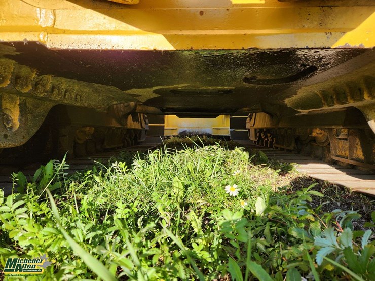 2015-komatsu-d65px-image-19