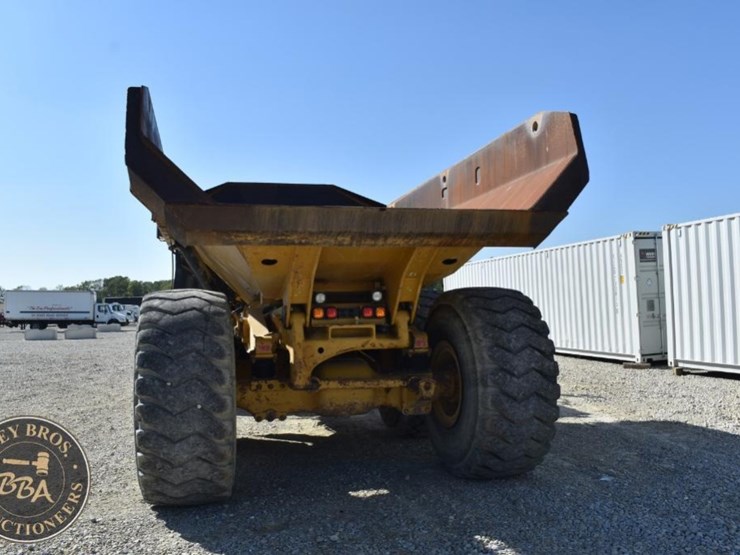 2012-caterpillar-740b-image-44