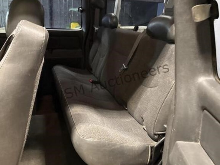 2006-chevrolet-silverado-2500hd-image-26