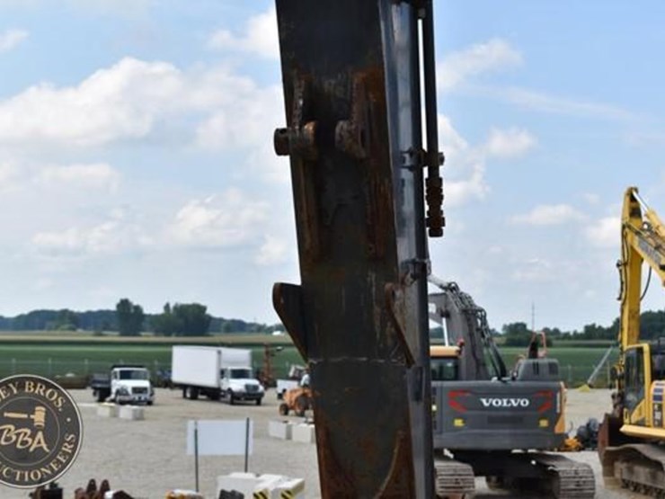 2018-deere-210g-lc-image-84