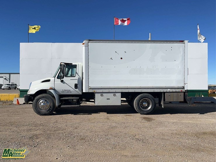 2005-international-durastar-4300-image-2