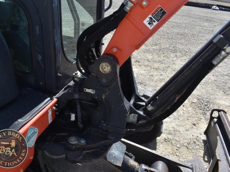 2017-kubota-kx057-4-image-32