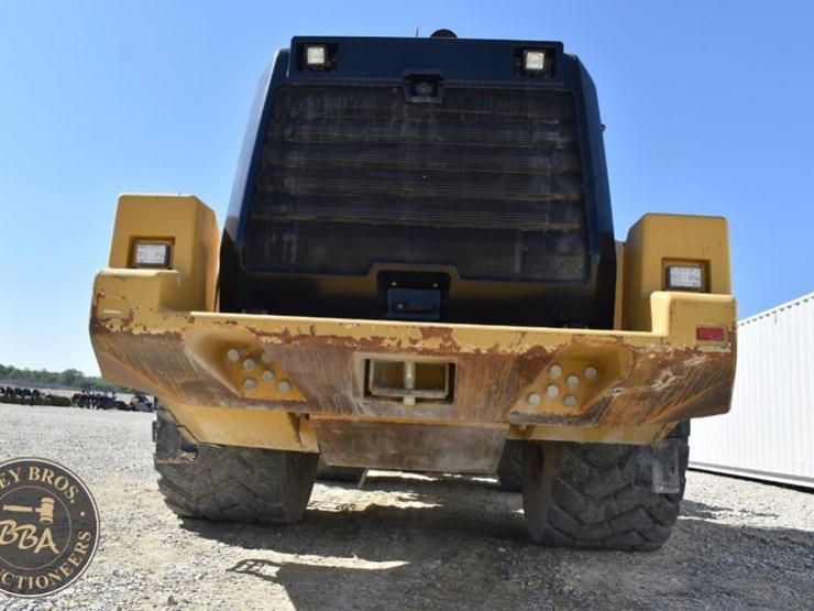 2016-caterpillar-982m-image-38