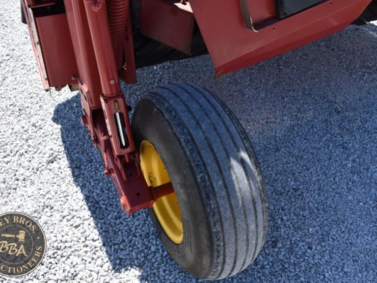 new-holland-h7230-image-27