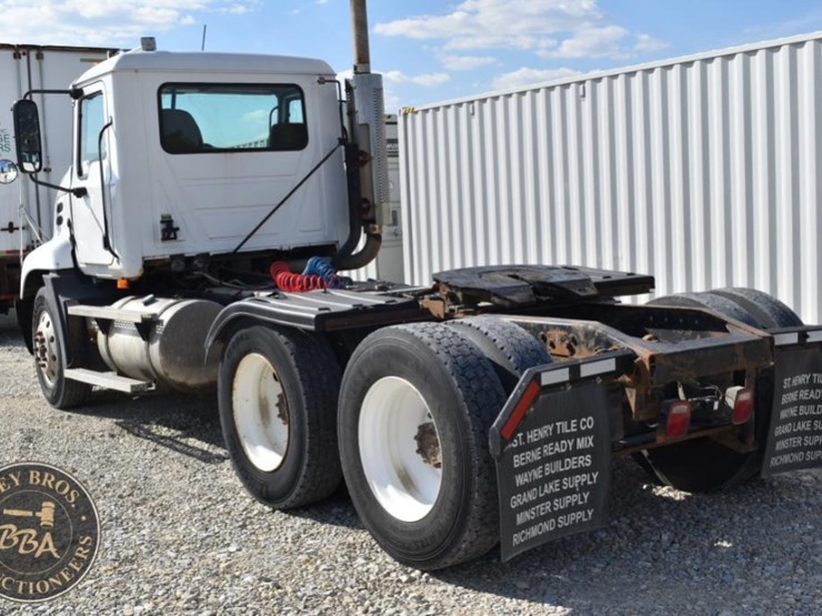 1999-mack-vision-38024-image-3