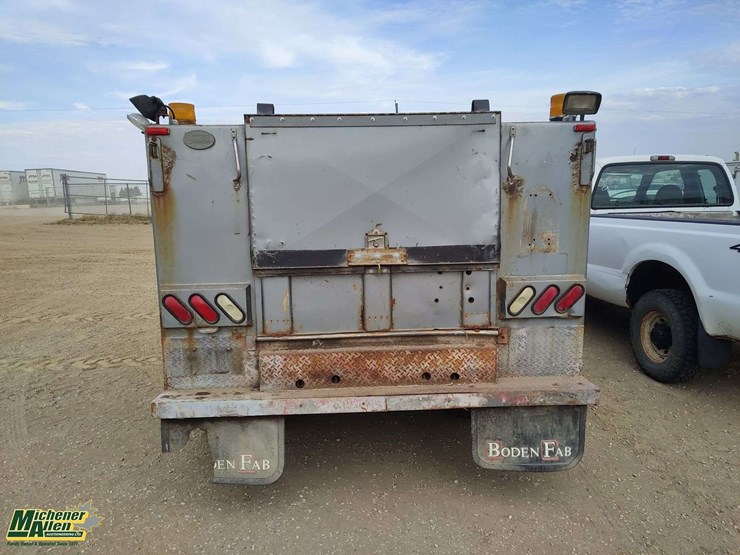 2003-ford-f550-image-25