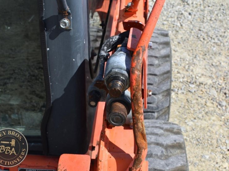 2017-kubota-ssv65-image-69