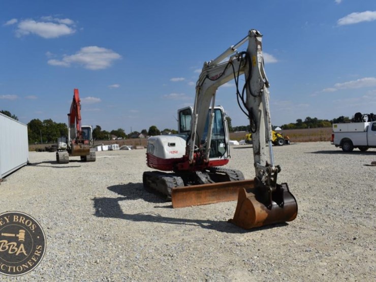 2018-takeuchi-tb290-image-7