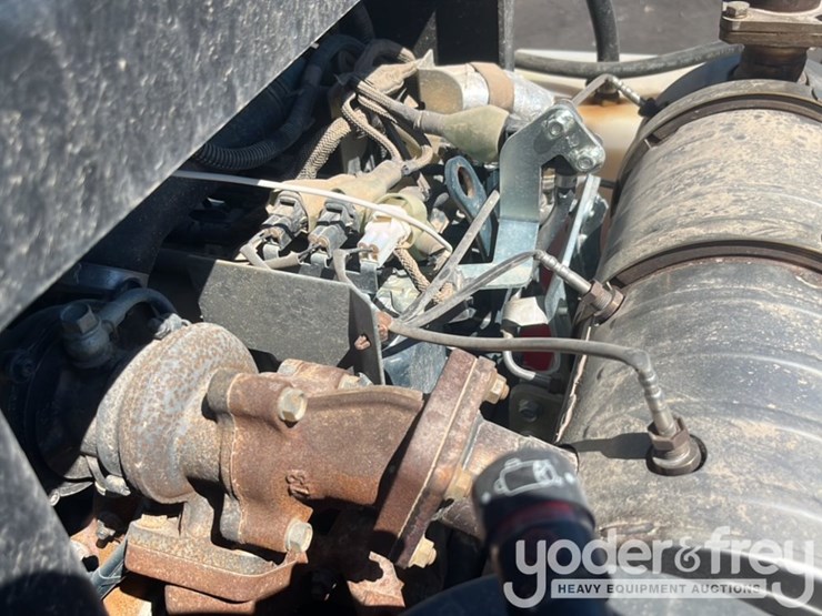 2023-sullair-185-cfm-image-12