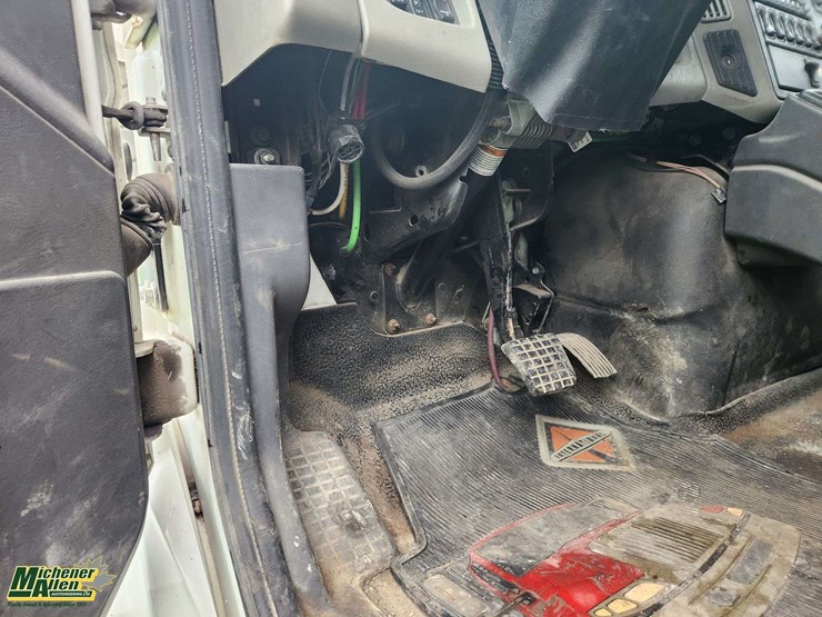 2012-international-durastar-4300-image-10