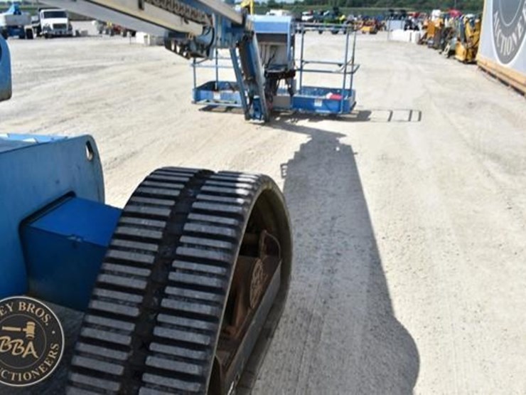 2014-genie-s65-trax-image-29