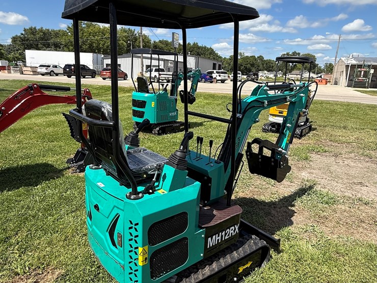 #610-•-2025-cfg-industrial-mh12rx-hydraulic-track-type-mini-excavator-image-8