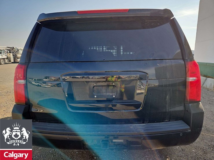 2015-chevrolet-tahoe-image-17