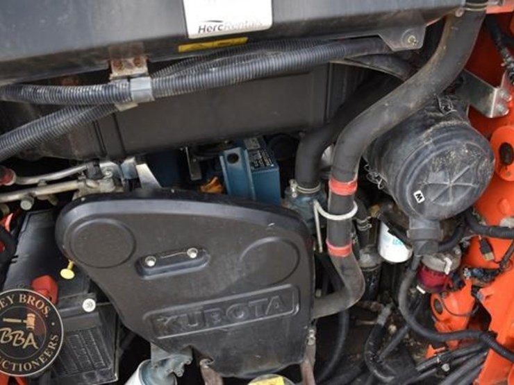 2017-kubota-ssv65-image-50