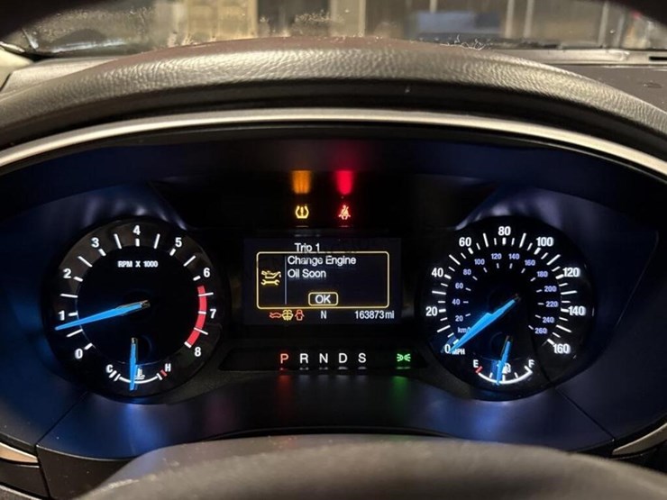 2016-ford-fusion-se-sdn-image-17