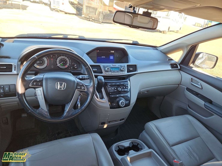 2013-honda-odyssey-image-18