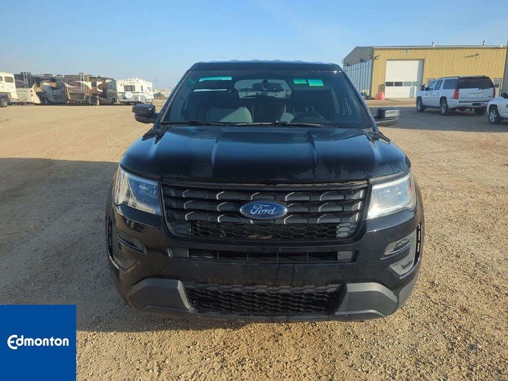 2018-ford-explorer-image-24