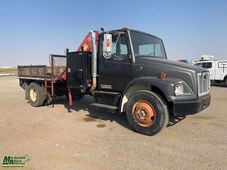 1995-freightliner-fl70-image-6