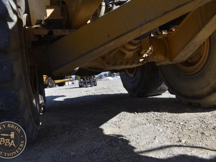 2011-caterpillar-740b-image-49