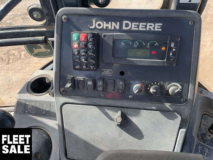 2016-deere-410l-image-13