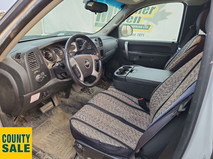 2013-chevrolet-silverado-1500-image-16